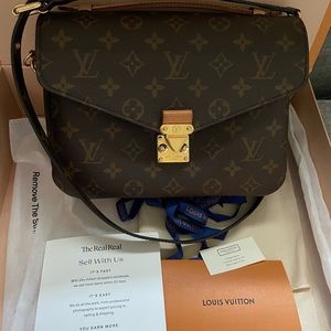 Louis Vuitton Pochette Metis
